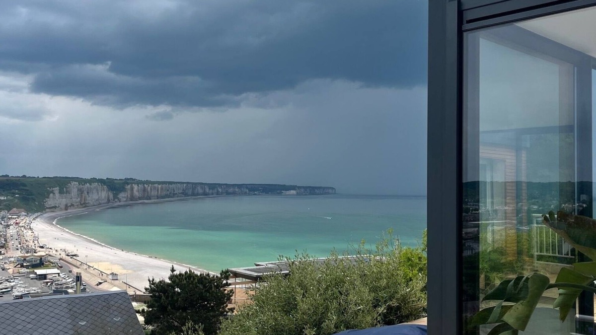 Fecamp House | Fécamp: 8-bed villa with breathtaking views of the Etretat cliffs.
