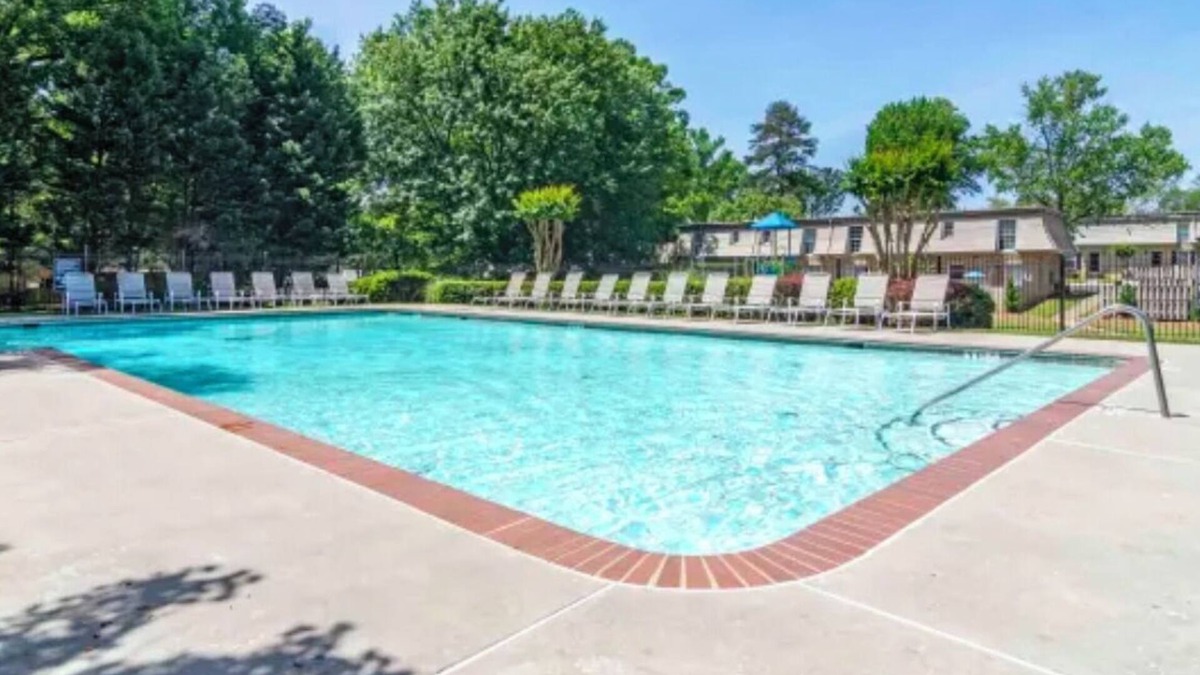 Forest Park Apartment | Feel At Home
