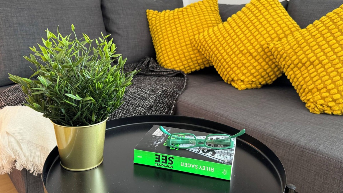 Neusass Old Town Apartment | Feel-good apartment with a great view + close to Augsburg University Hospital