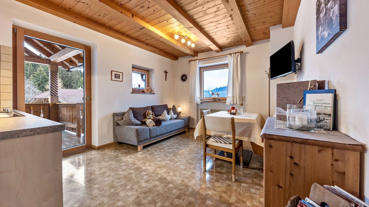 Verano Apartment | Feel-Good Holiday at Eichernhof Apartment Kirschblüte – Delicious Vital Breakfast and Dinner Available on Request
