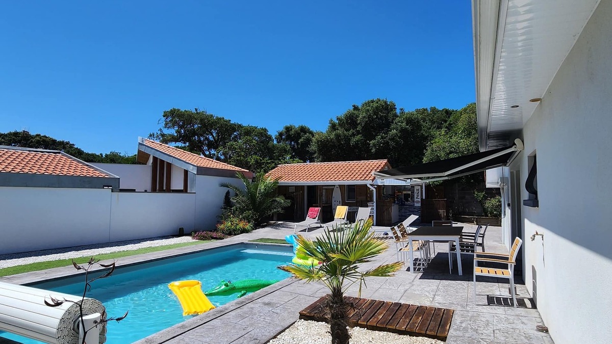Labenne-Ocean Villa | Feet in the water