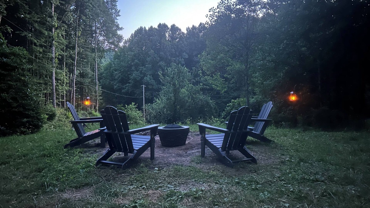 Aquone House | Feisty Ranch Farm Retreat - Private and charming 2-bedroom on 15 acres