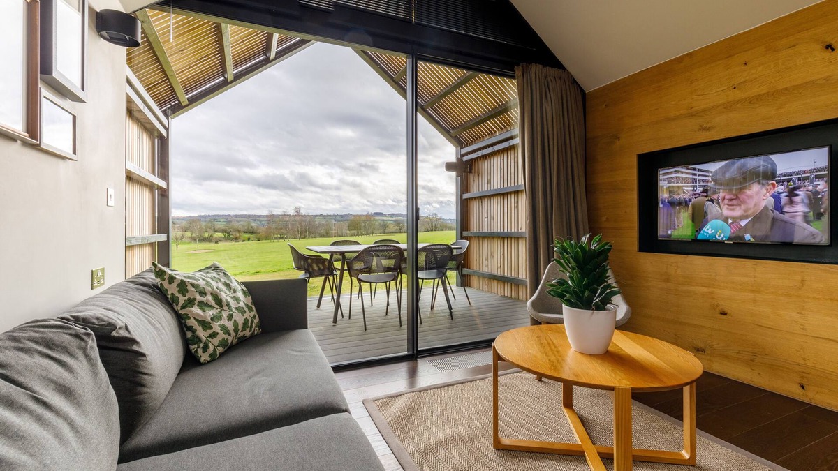 Lower Brailes Cabin | Feldon Valley