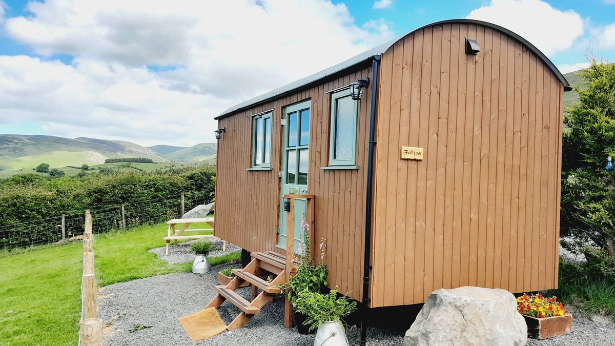 Keswick Cabin | Fell Foot Shepherds hut on traditional Lakeland farm