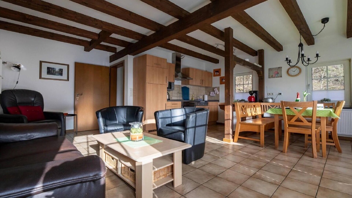 Eslohe House | Felsberg Modern retreat