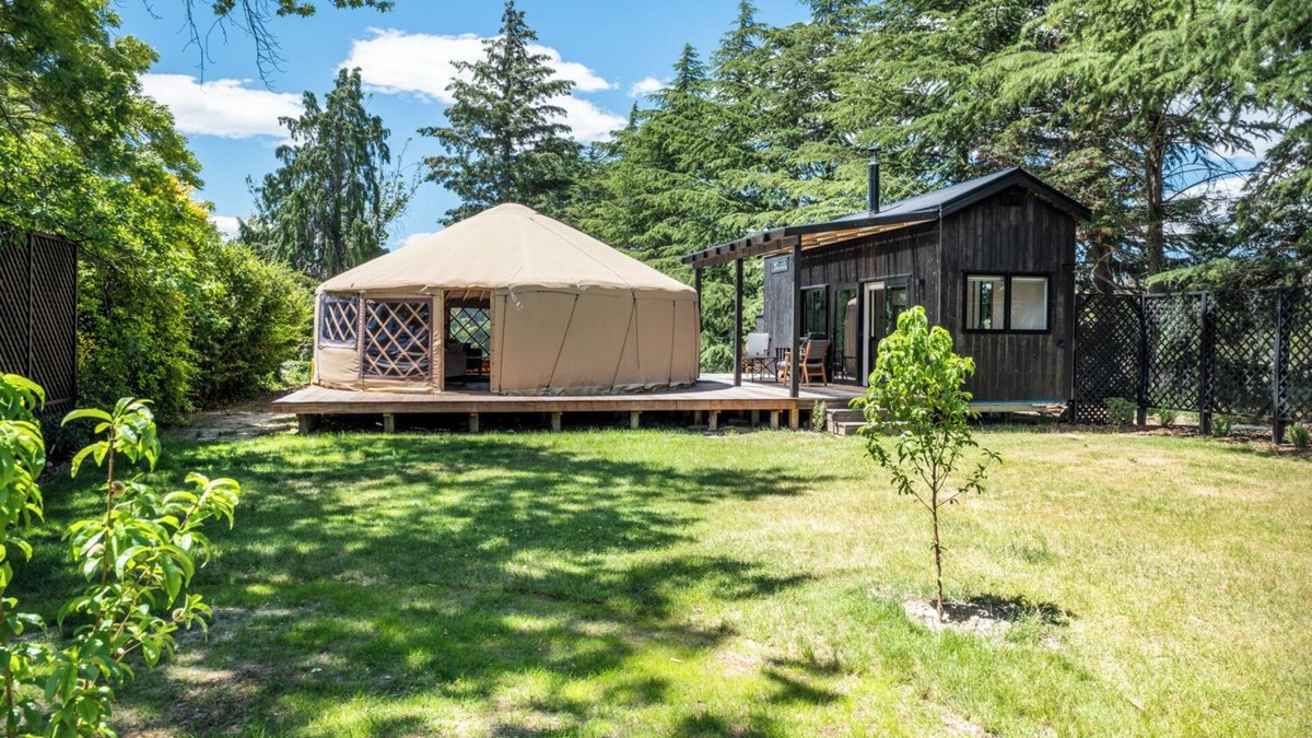 Lowburn House | Felton Road Homestead Retreatn a private unique place amongst vineyards