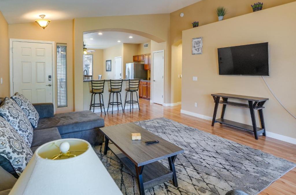 Fletcher Heights House | Fenced Backyard and Fire Pit Bright Peoria Home!