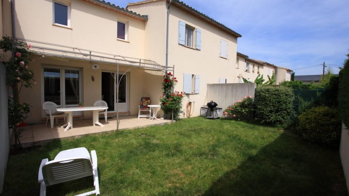Saint-Quentin-la-Poterie Villa | Fenced villa, 4 people, garden, St-Quentin-la-Poterie 4km from historic Uzès,