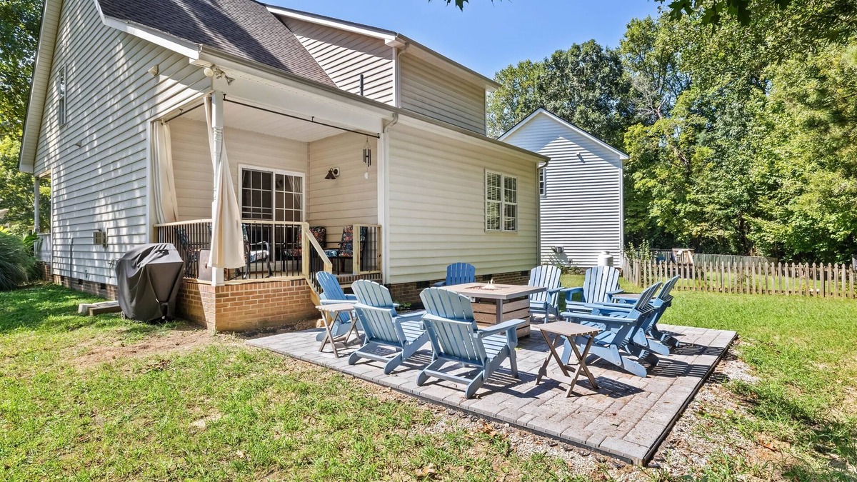 Wake Forest House | Fenced Yard *Near Downtown *Fire Pit
