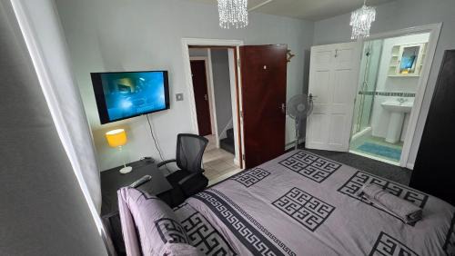 Longbridge House | Fenia Estate
