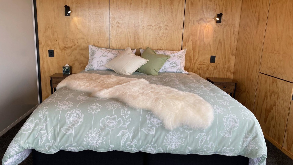 Karamea House | Fenian Retreat.nNestled on the edge of Kahurangi National Park, Karamea.