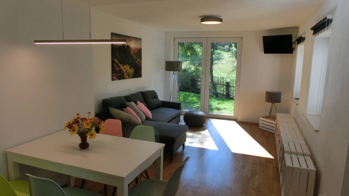 Duerrroehrsdorf-Dittersbach Apartment | Ferienwohnung Unter den Linden - in Dobra