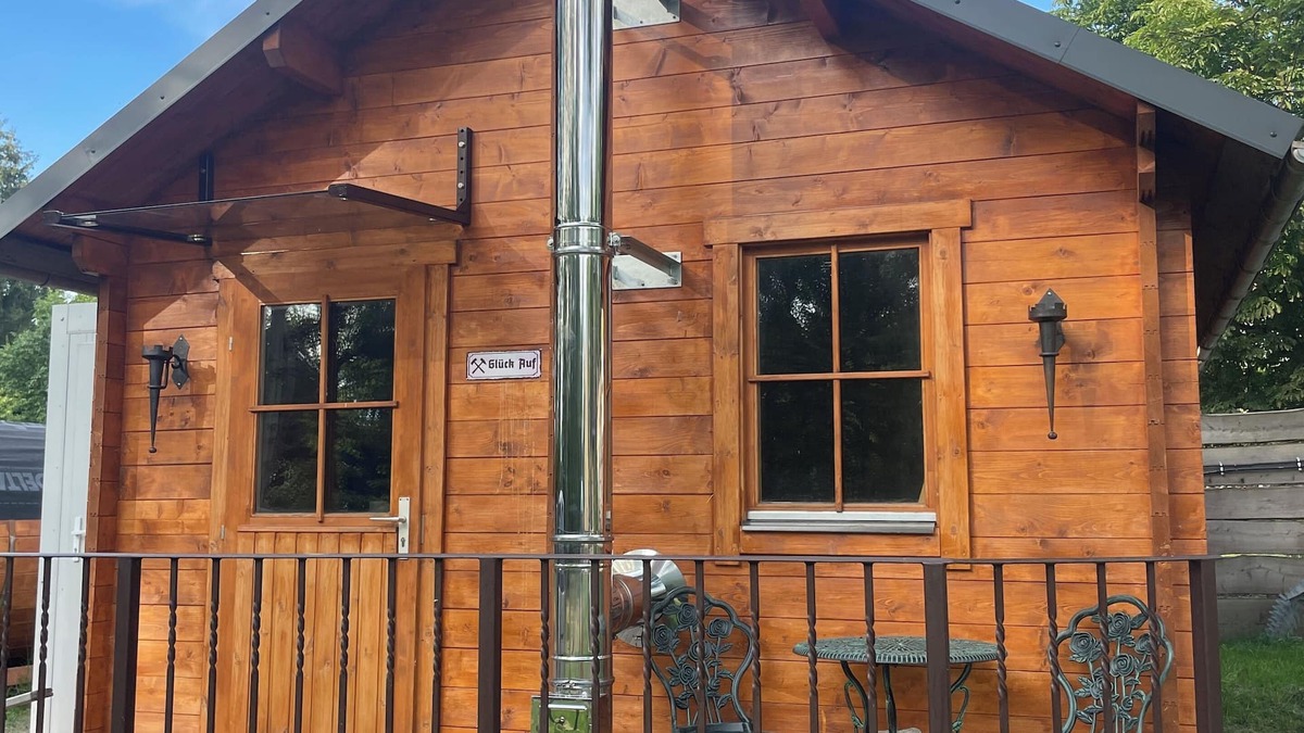 Lugau Cabin | Feriengarten-im-Erzgebirge wooden house in Lugau with playground family vacation ERZ