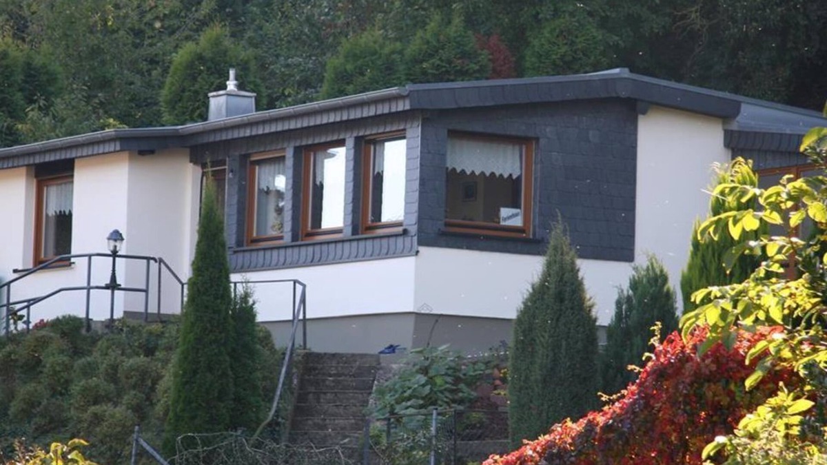 Bad Muenstereifel Apartment | Ferienhaus Burgblick - 4-bed vacation home, shower/WC, 2 bedrooms