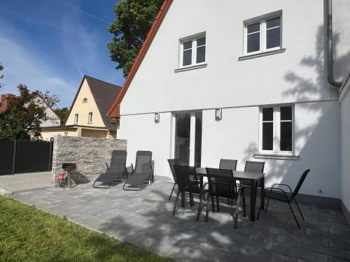 Stobnitz Apartment | Ferienhaus Constanze Mücheln am Geiseltalsee für bis zu 6 Personen, Terrasse, Garage