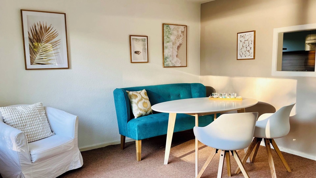 Gluecksburg House | Ferienhaus in Strandnähe mit Etwas Meerblick, Balkon, Loggia, Garten in Meierwik