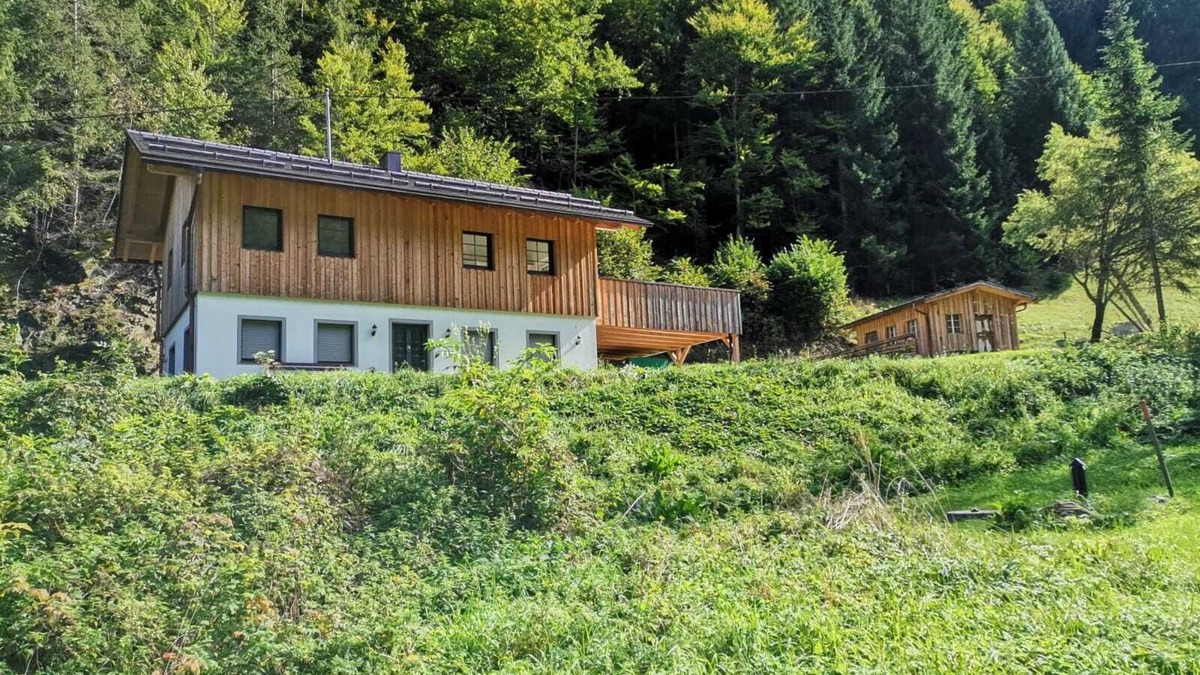 Stockenboi Apartment | Ferienhaus Komplett neu 14 Automin. vom Weisensee Entfernt. Wanderwege vor Ort