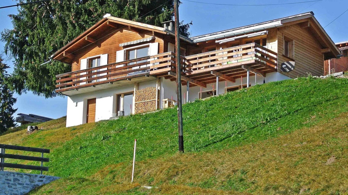 Luzein Apartment | Ferienhaus Larix by Interhome