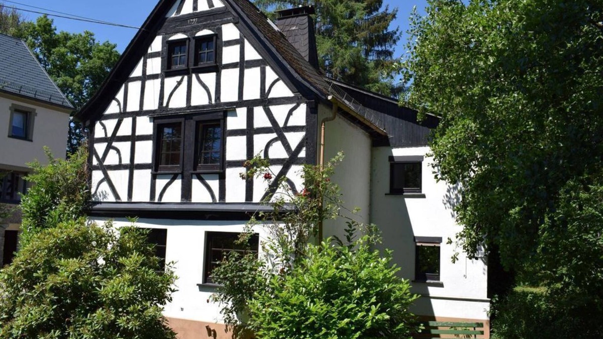 Gemunden Apartment | Ferienhaus Mühlenglück am Holzbach - Holiday home, 3 bedrooms, shower or bath,