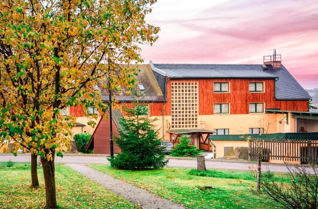Neuhausen Hotel | Ferienhotel Goldhübel