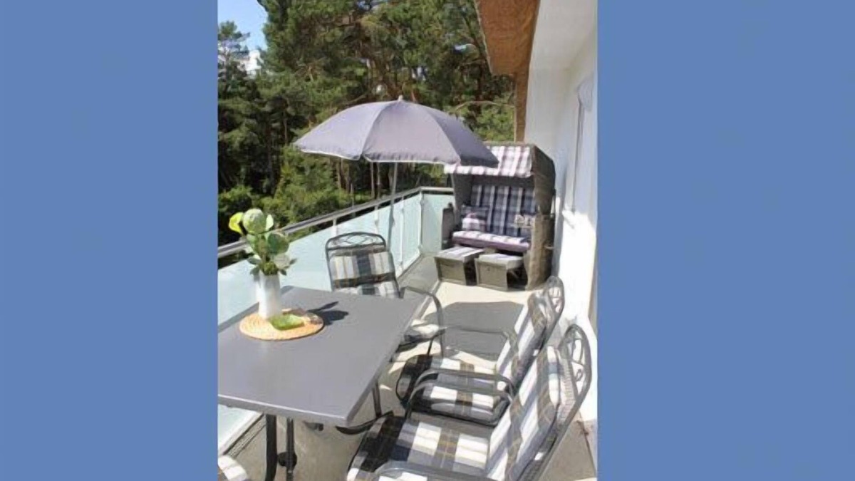 Ostseebad Dierhagen Apartment | Ferienwohnung mit Balkon in Einem Reetdachgedecktem Strandhaus