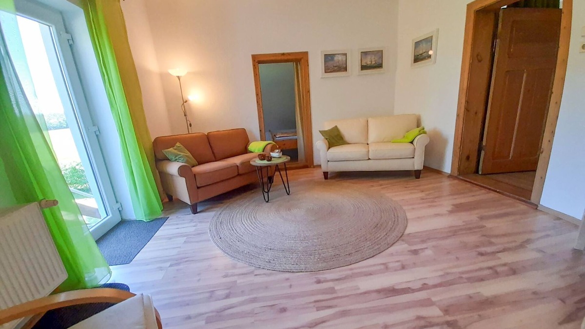 Ahrenshagen-Daskow Apartment | Ferienwohnung 1 - Ferienwohnungen an der Ostsee - Alleinlage am Waldrand