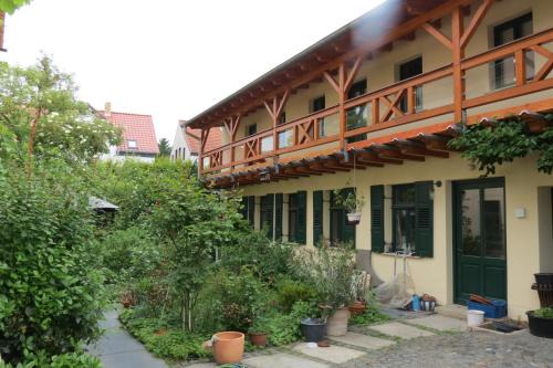 Zwenkau Apartment | Ferienwohnung 1 am Zwenkauer See - frisch renoviert