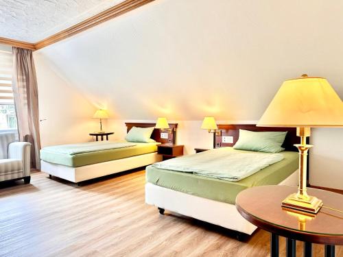 Loehne Apartment | Ferienwohnung 2-4 Pers WLAN und Parkplatz, HDZ und Kliniken in der Nähe, direkt an der A2 und A30 gelegen