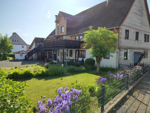 Grebenstein Apartment | Ferienwohnung am Rittergut 100qm