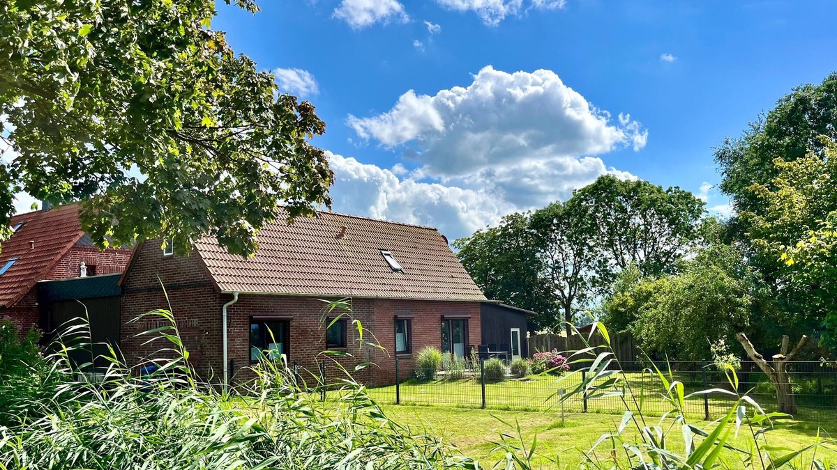 Nordenham Apartment | Ferienwohnung/app. für 6 Gäste mit 75m² in Nordenham