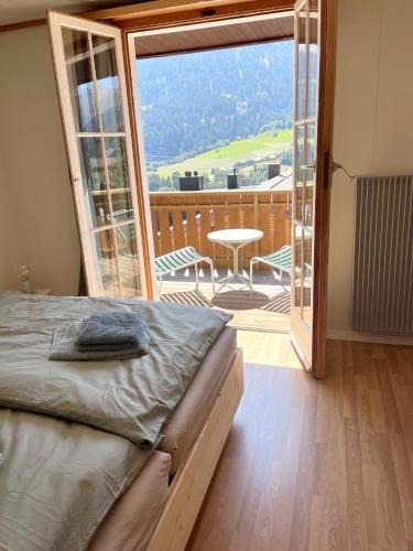 Sedrun Apartment | Ferienwohnung Bergblick