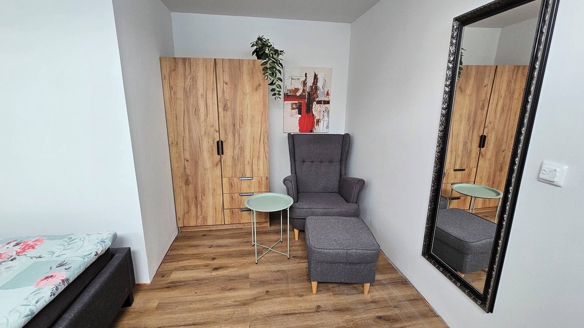 Dippelsdorf Apartment | Ferienwohnung Civrilli 1 Direkt an der B91