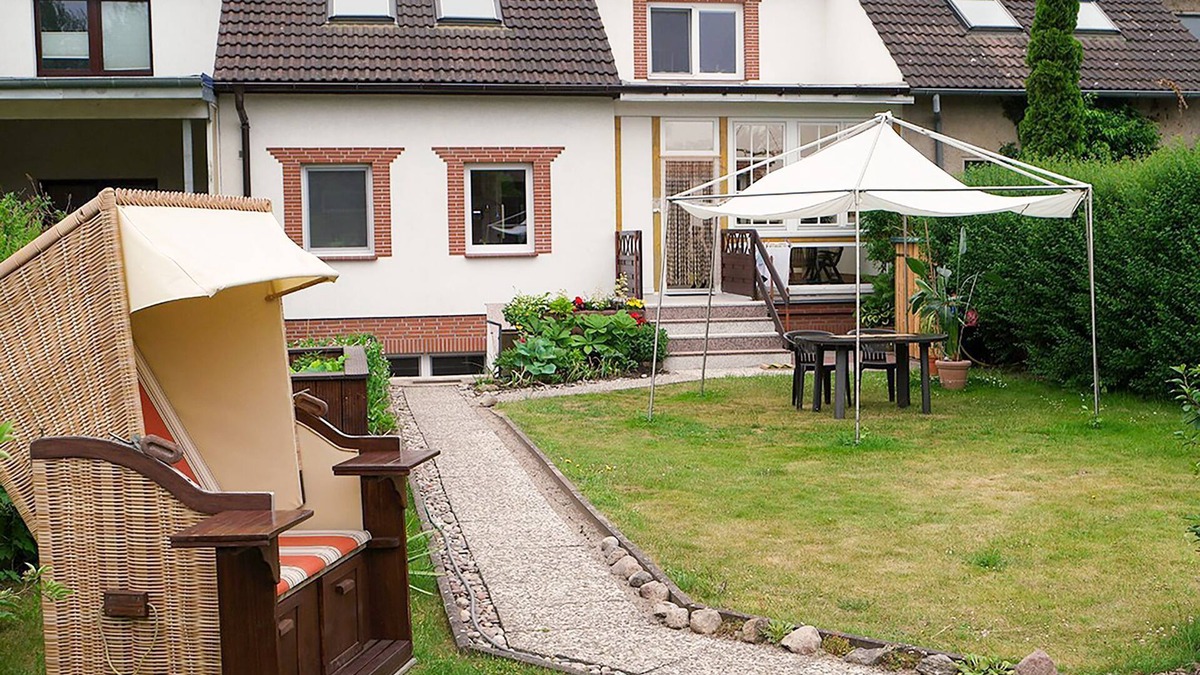 Ribnitz Apartment | Ferienwohnung Gänseblümchen