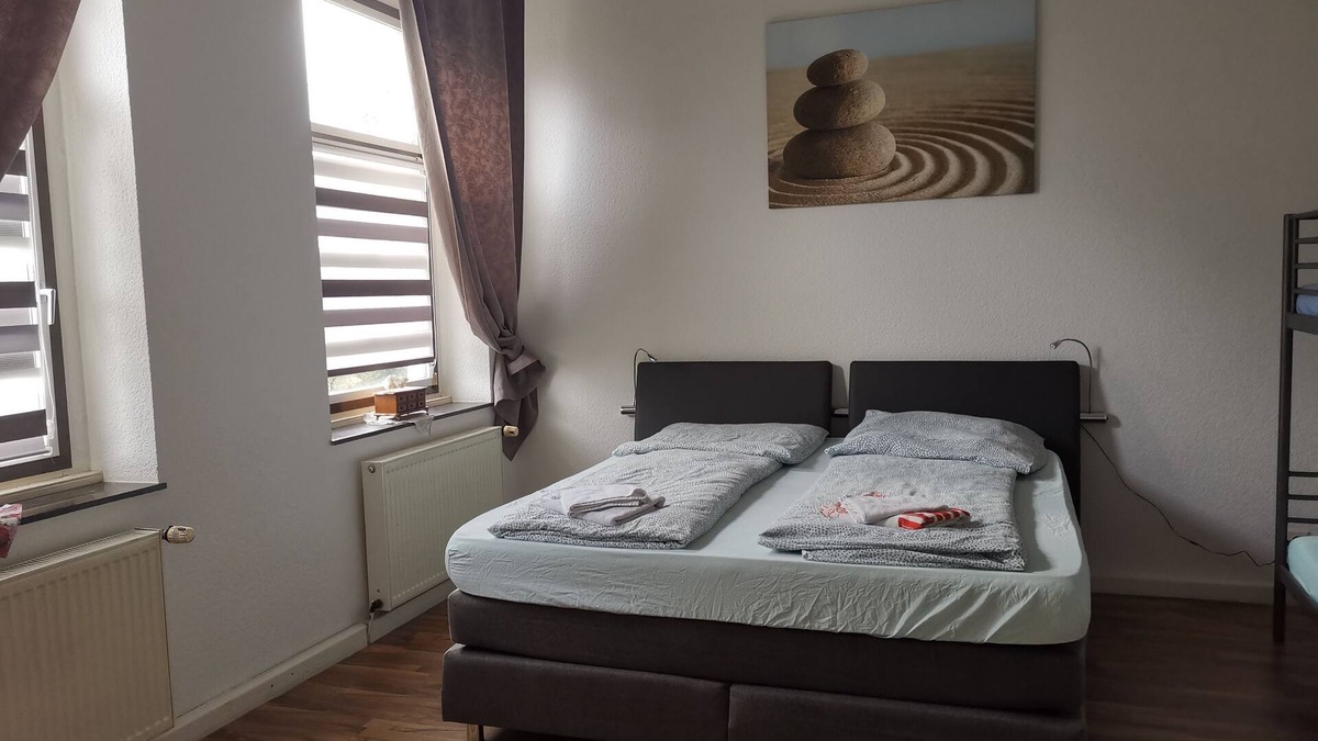 Solingen Apartment | Ferienwohnung Felicity 85 m2