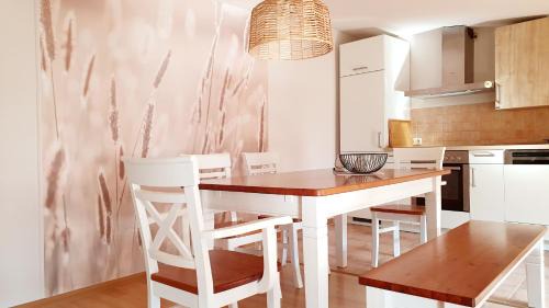 Bad Muskau Apartment | Ferienwohnung Grüner Fürst zentrale ruhige Lage im Innenhof