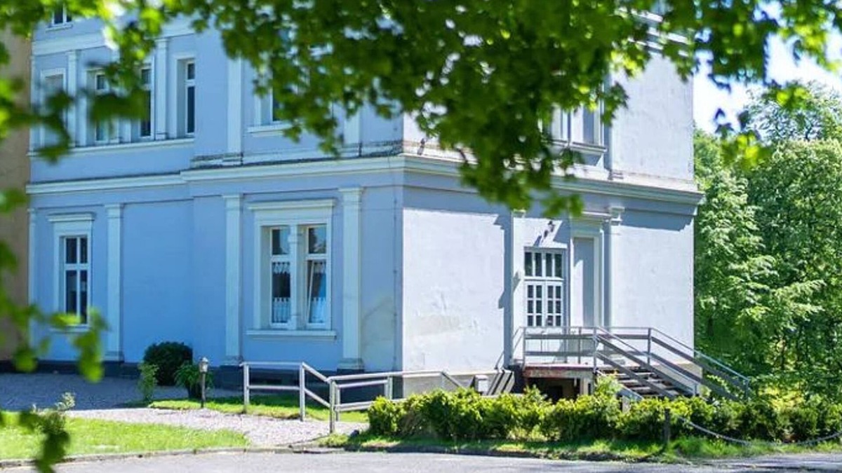 Semlow Apartment | Ferienwohnung Grafensuite im Schloss Semlow - Schloss Semlow mit Englischem Landschaftspark