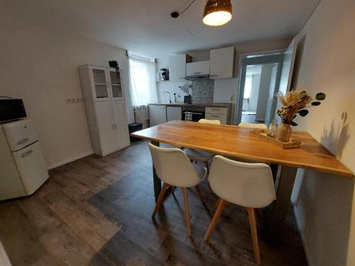 Donsbach Apartment | Ferienwohnung Josy