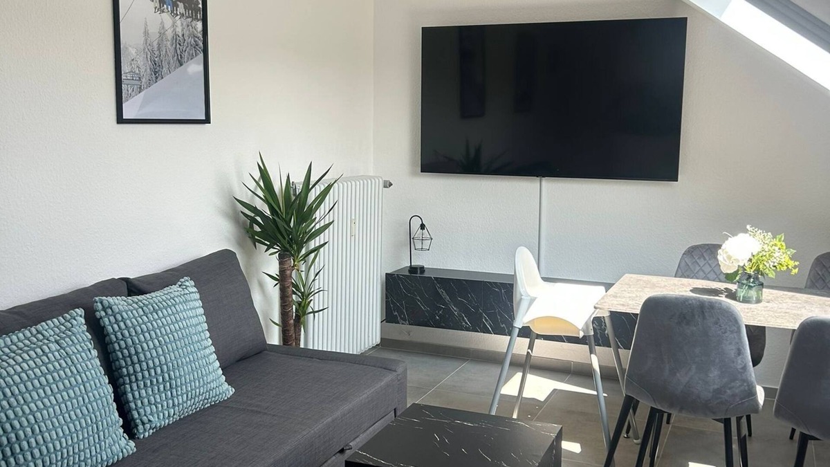 Glindfeld Apartment | Ferienwohnung Juli - neu Renovierte, Moderne Ferienwohnung