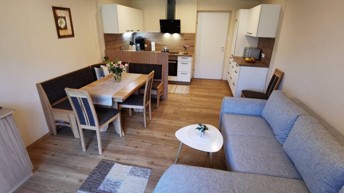 Gnesau Sonnleiten Apartment | Ferienwohnung Kaiserburg - Pension & Ferienwohnung Sonnleiten