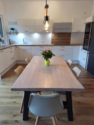 Ahr - Middle Rhine Apartment | Ferienwohnung Maison Confortable mit Sonnenterrasse und Garten, Bad Ems, Koblenz, Montabaur, Wandern, Radfahren, Mountanbiketouren