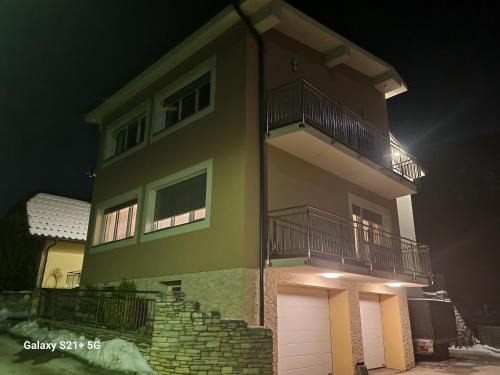 Worschach Apartment | Ferienwohnung Maitschern