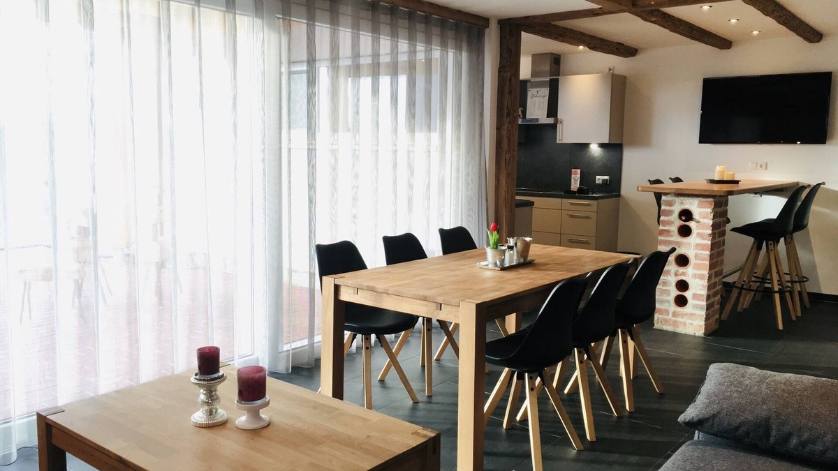 Lichtenfels Apartment | Ferienwohnung mit Ebenerdiger Terrasse und Balkon