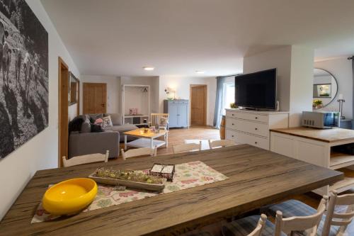 Gersfeld Apartment | Ferienwohnung Reesberg-Stube