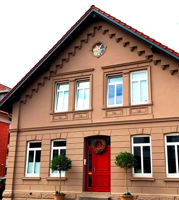 Buxtehude Apartment | Ferienwohnung Schönwälder mit kleiner Terrasse und WALL BOX