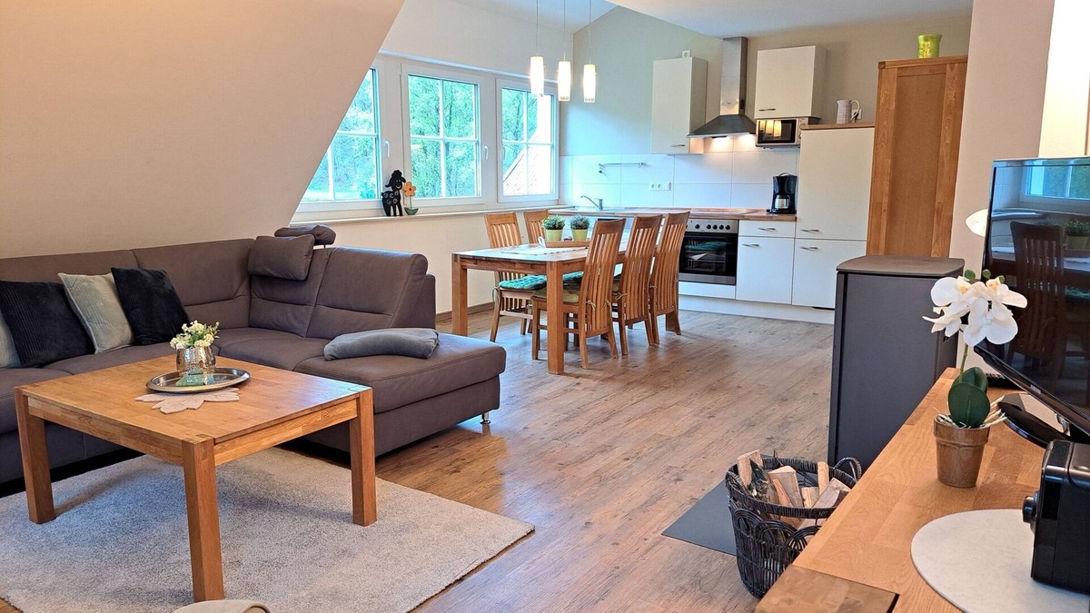 Gellinghausen Apartment | Ferienwohnung Schildweide, 70 qm, 2 Schlafzimmer, Balkon, Max. 4 Personen + 1 Kind im Kinderbett