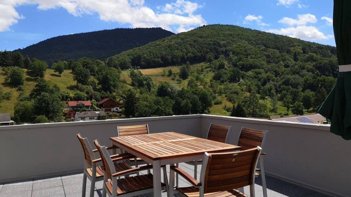 Dernbach Apartment | Ferienwohnung Uhu - Haus am Lindenbaum