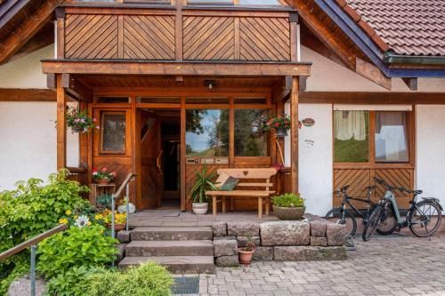 Oberreichenbach House | Ferienwohnung Weiherblick