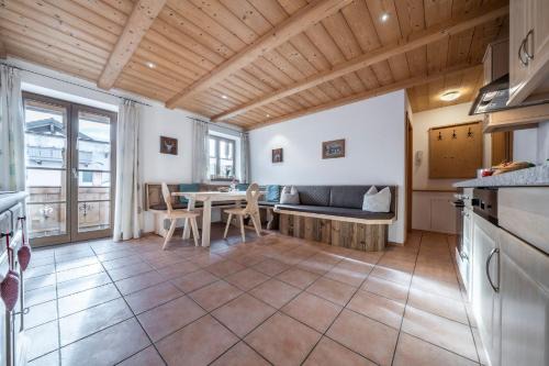 Gilgenhofe Apartment | Ferienwohnungen am Lahnerbach