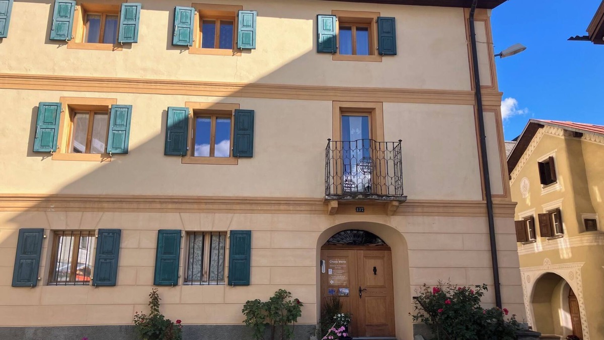 Sent Apartment | Ferienwohnungen Chasa Werro by Interhome
