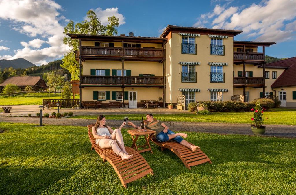 Aflenz Land Apartment | Ferienwohnungen Hotel Garni Dörflerwirt
